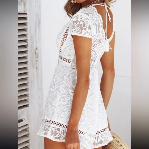 Hello Molly Lace Romper - Picture 2 of 9